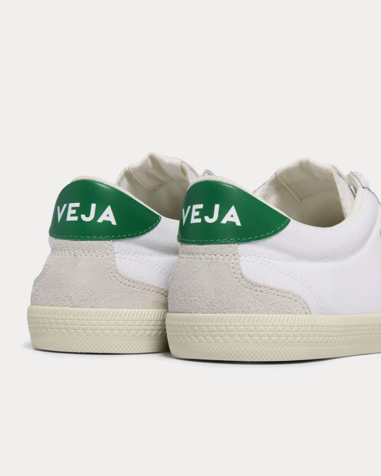 Veja - Volley Canvas White / Emeraude Low Top Sneakers