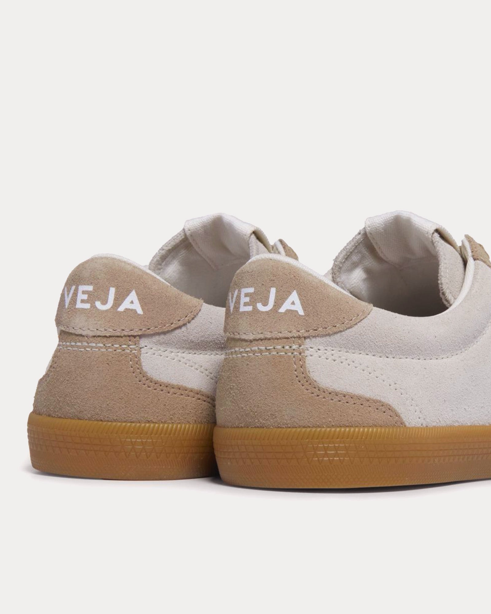 Veja - Volley Leather Natural / Sahara Low Top Sneakers