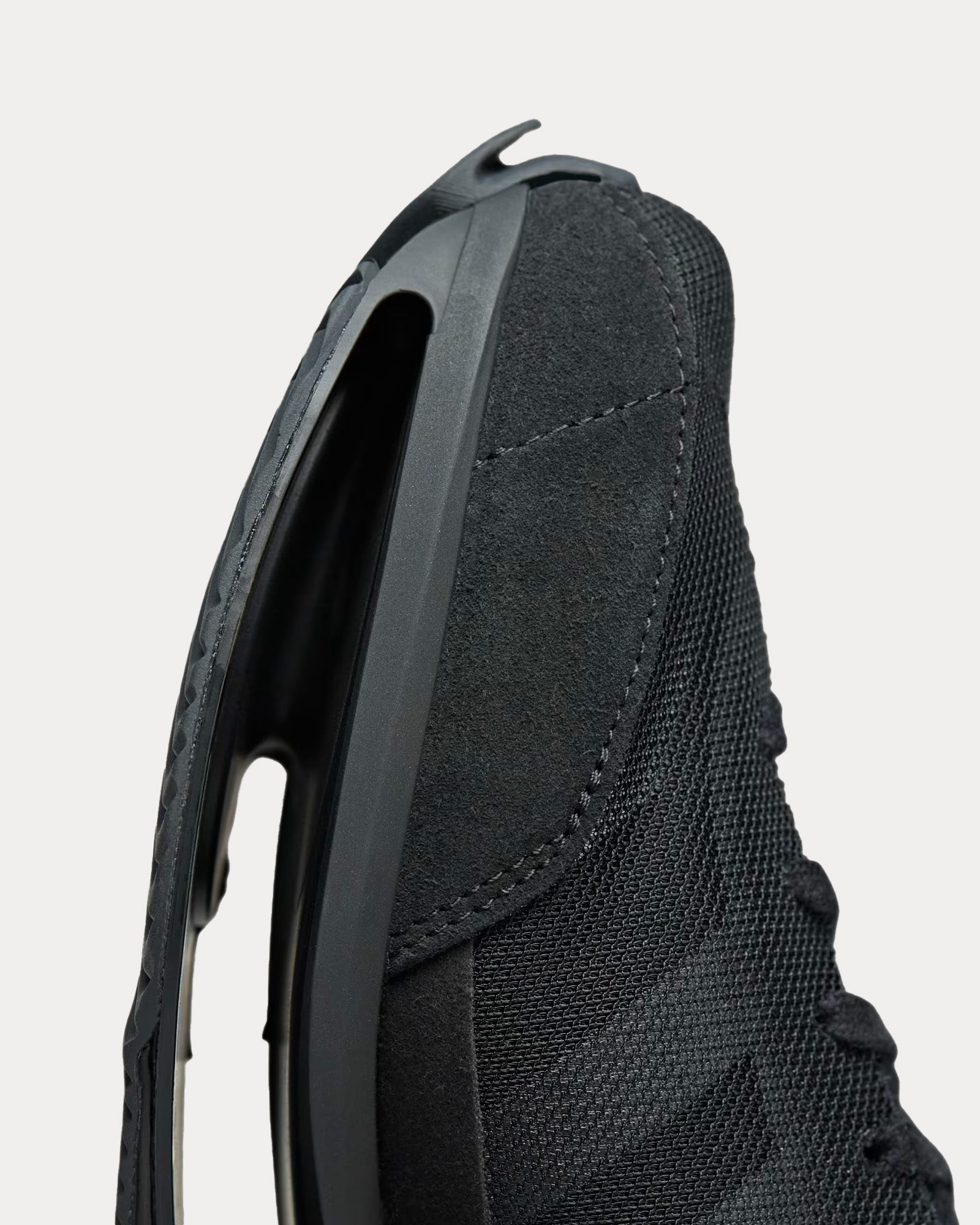 Y-3 - S-Gendo Run Black / Black / Black Running Shoes