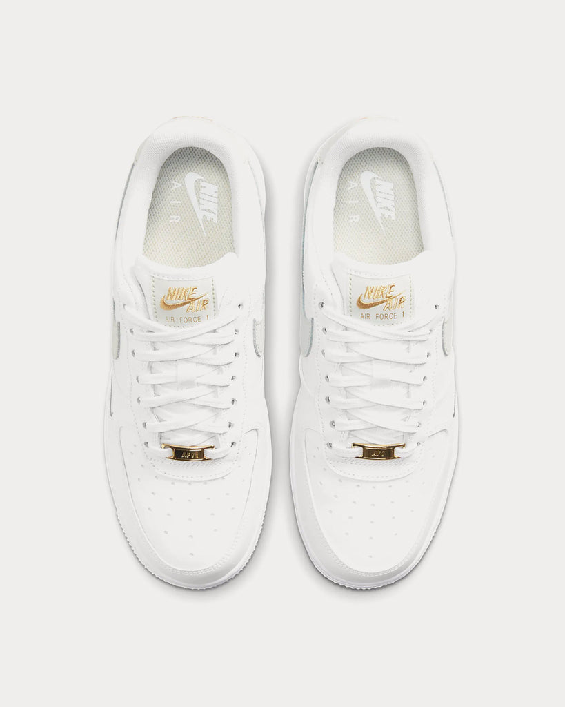 Nike air force 1 low silver and gold best sale