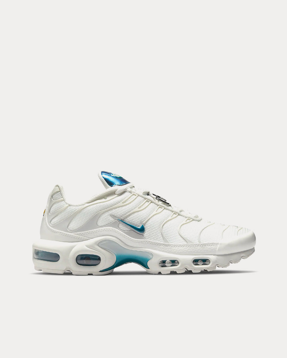 nike air max plus white silver