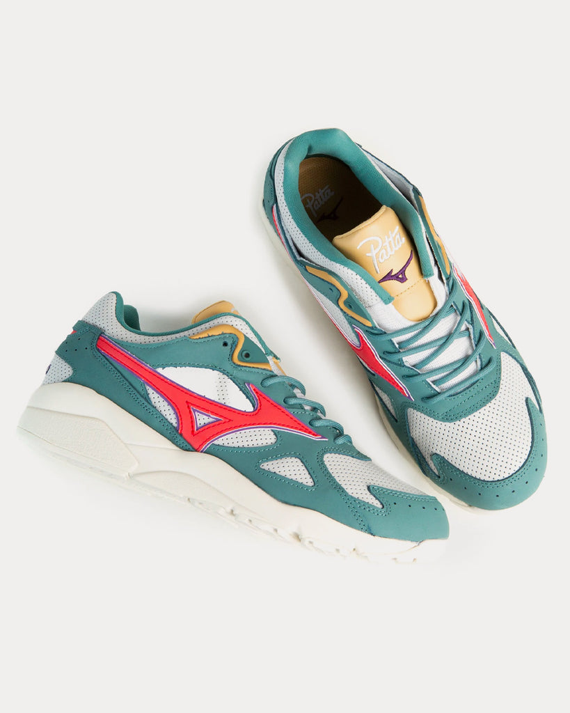Mizuno x Patta Sky Medal Ivory / Red / Green Low Top Sneakers