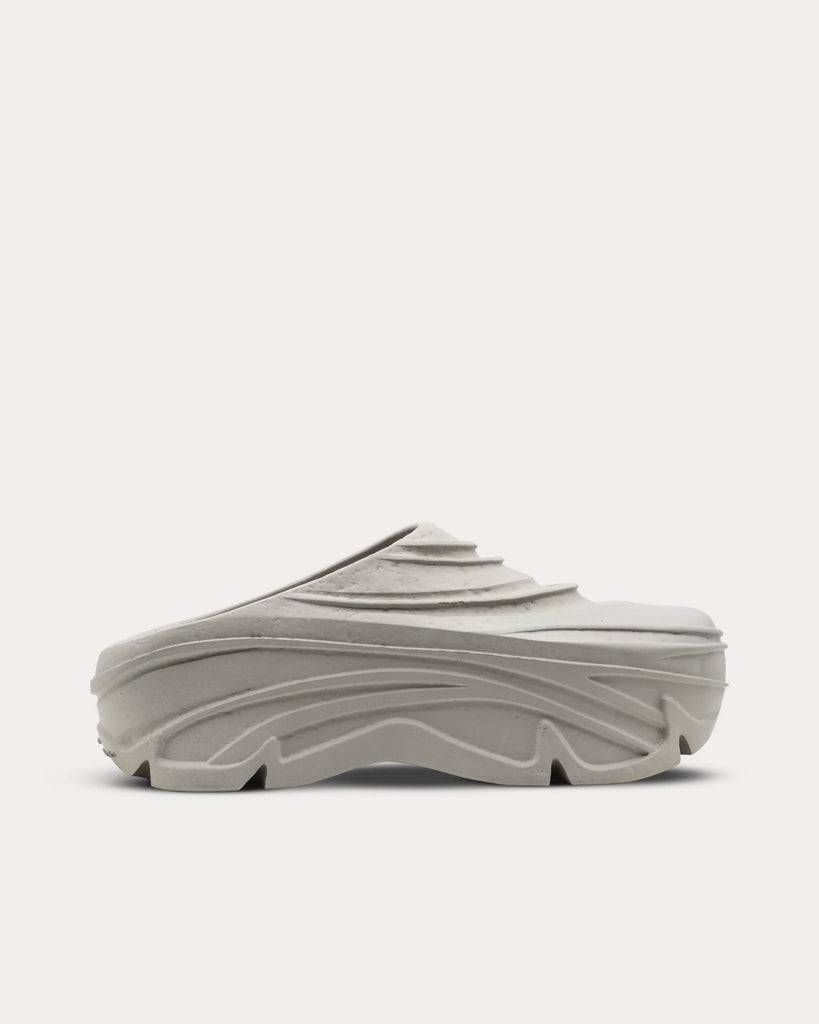 RAL7000STUDIO x Bershka Dust Clogs Sneak in Peace