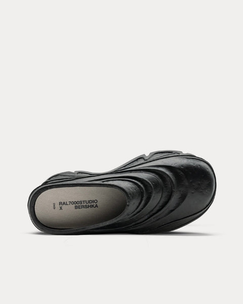 Obsidian Clogs