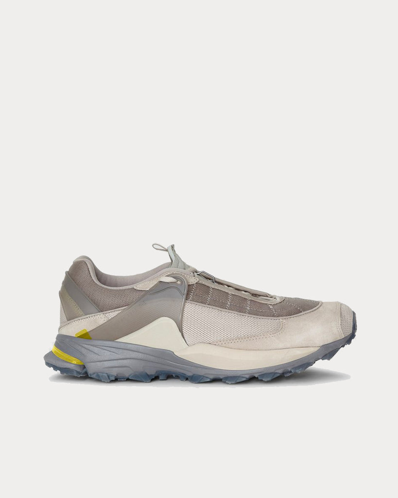 Nike hotsell o adidas