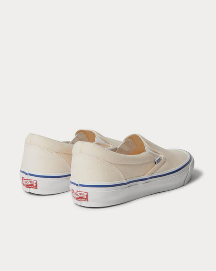 Vans OG Classic LX Canvas Slip-On  White slip on sneakers - 3