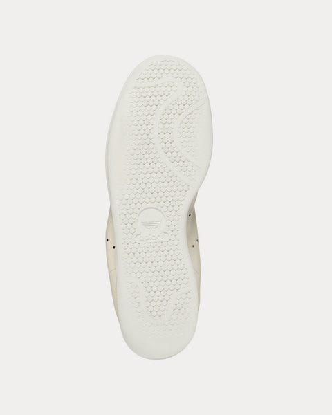 Stan Smith Off-White / Black Low Top Sneakers