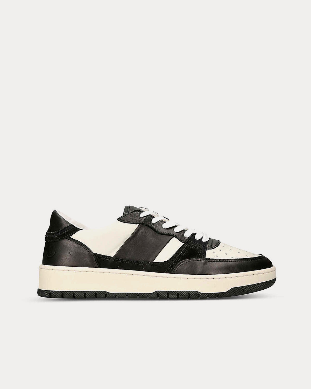 Collegium - Alpha Leather & Suede Black / White Low Top Sneakers