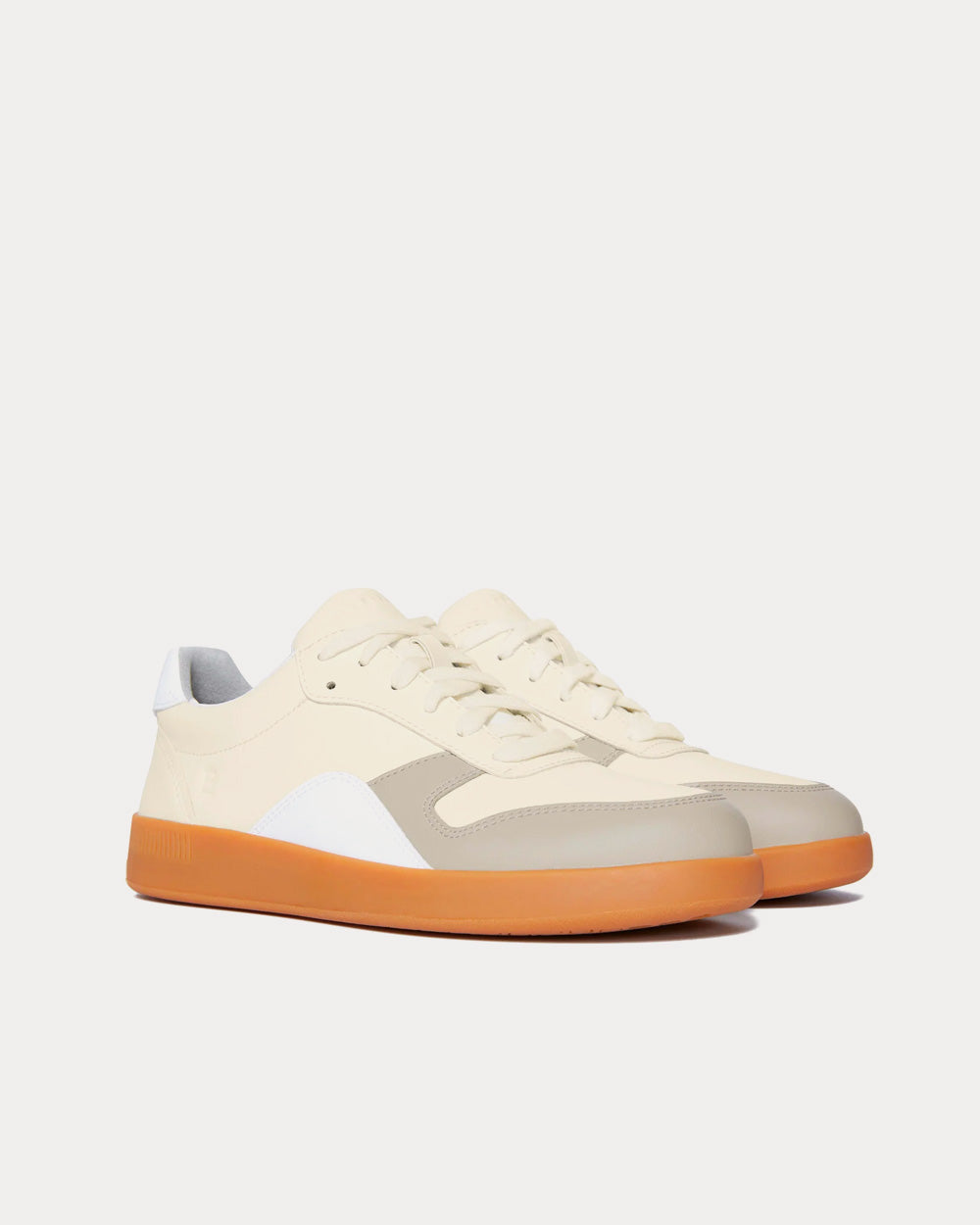 Everlane - The ReLeather Court Off-White / Light Grey Low Top Sneakers