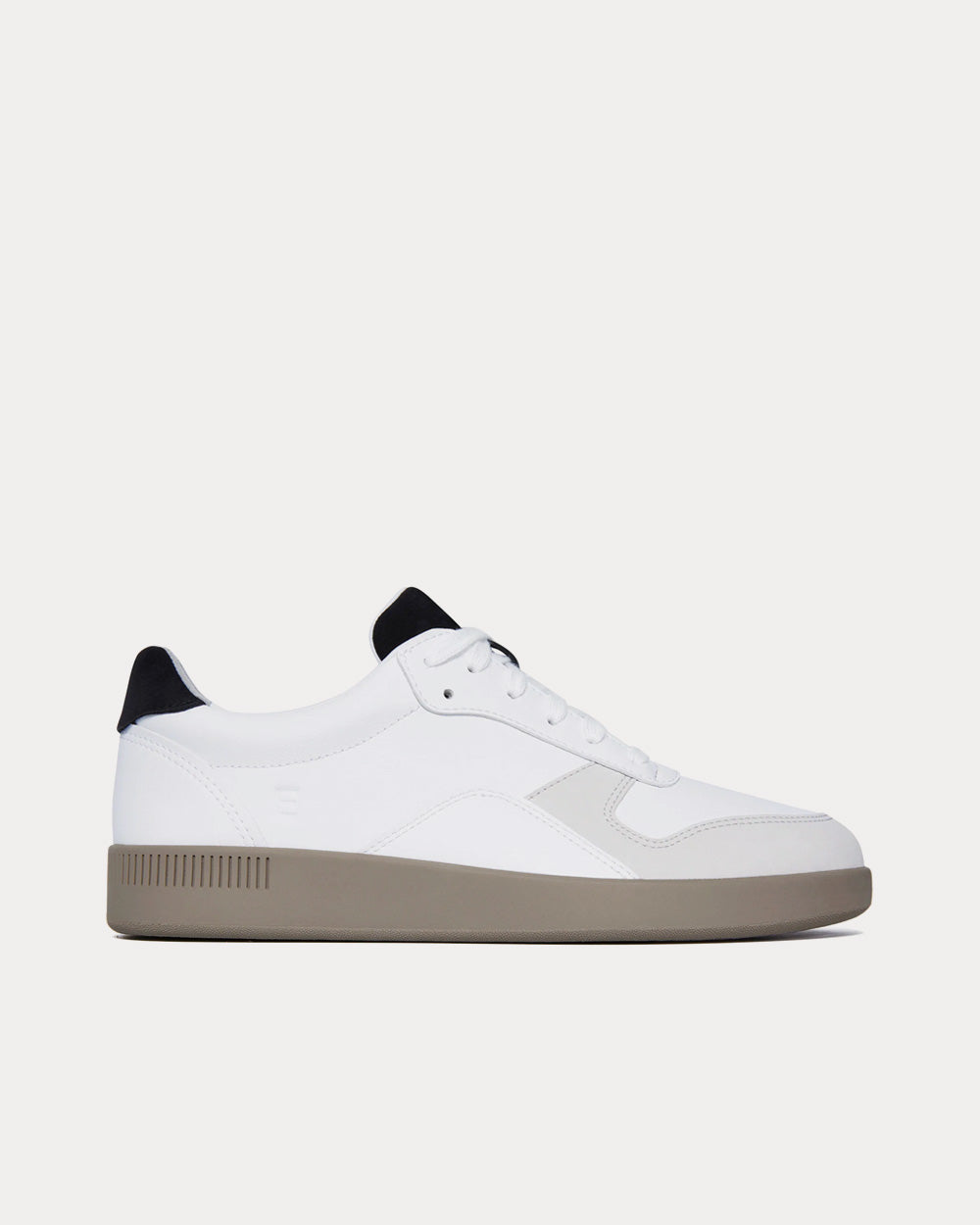 Everlane Leathet Court Shoe Nwot The Court Sneaker | White – Everlane main image 4