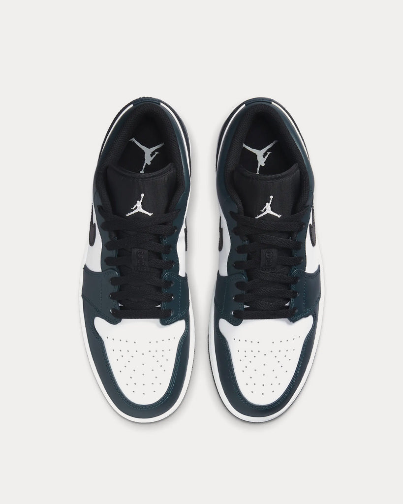 Jordan low tops mens hotsell