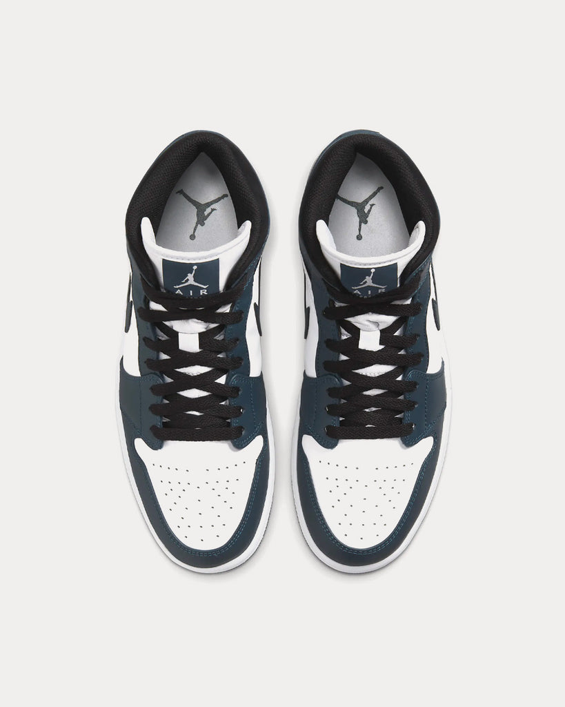 Aj1 mid black hotsell white