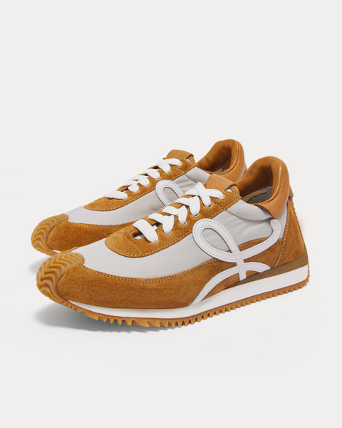 Flow Runner in Nylon & Suede Tan / Grey Low Top Sneakers