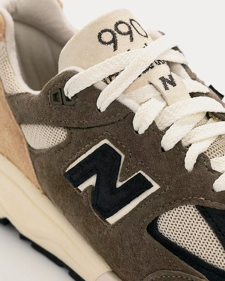 New Balance Made in USA 990v2 Grey / Tan Low Top Sneakers - 6