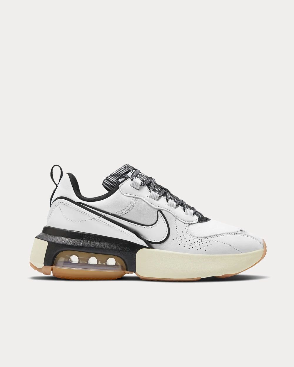 Nike WMNS Air Max VERONA QS 25cmスニーカー Nike Women's Air Max Verona White Low Top Sneakers
