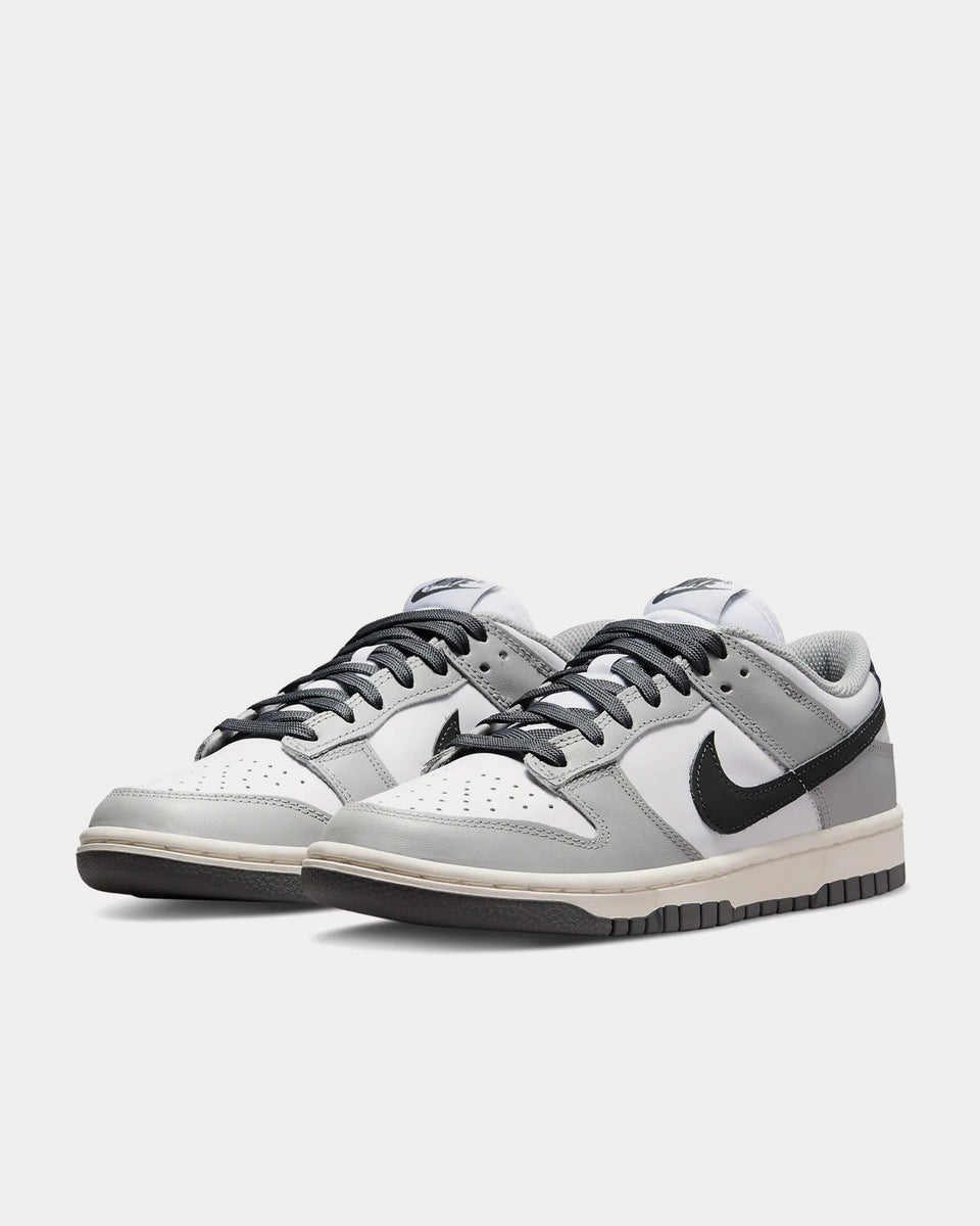 white and grey nike dunks