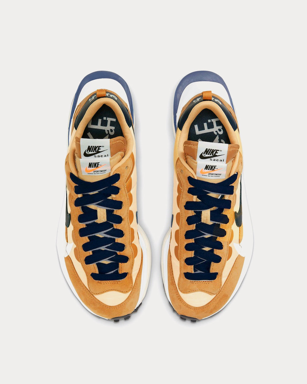 nike x sacai vaporwaffle low top sneakers