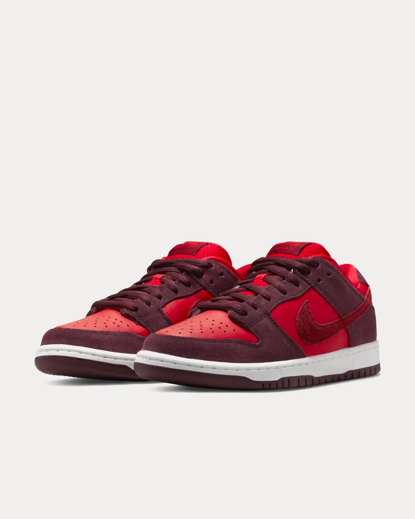 nike sb dunk low cherry
