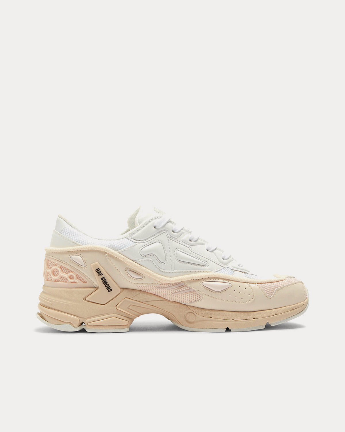 ファセッタズム ラフシモンズ オフホワイト シュプリーム フラグスタッフ C.E Raf Simons Men's Pharaxus Off-White / Cream Low Top Sneakers