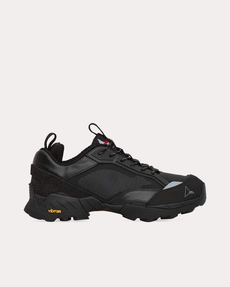 ROA Unisex Lhakpa Black Low Top Sneakers