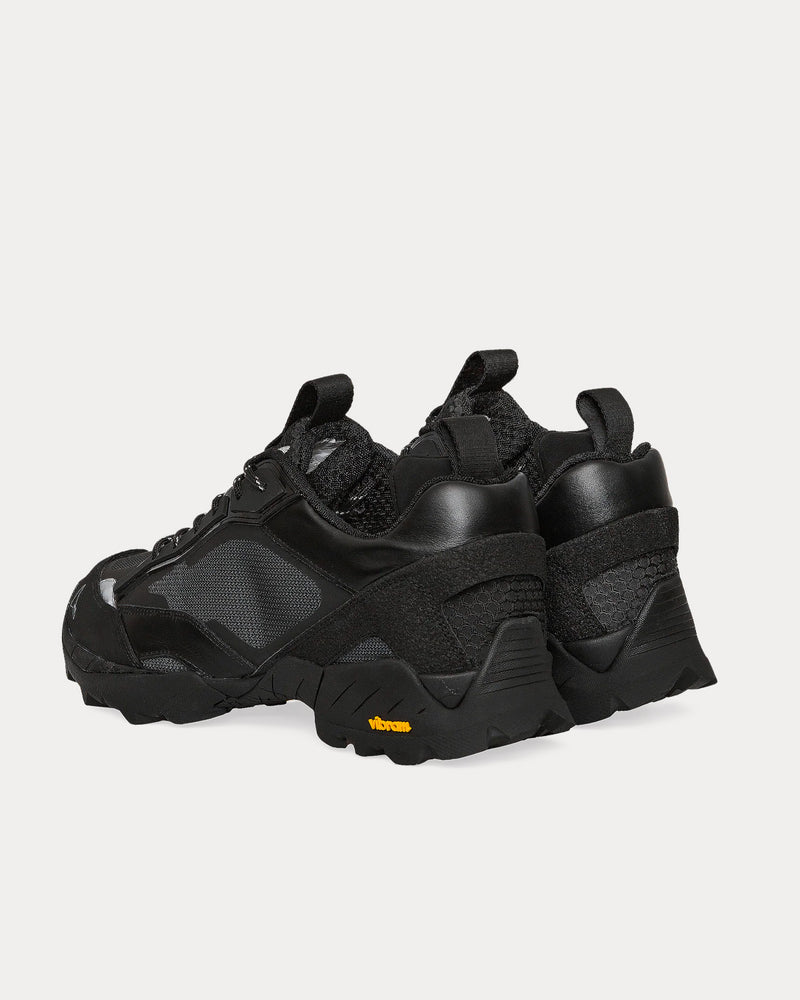 ROA Unisex Lhakpa Black Low Top Sneakers