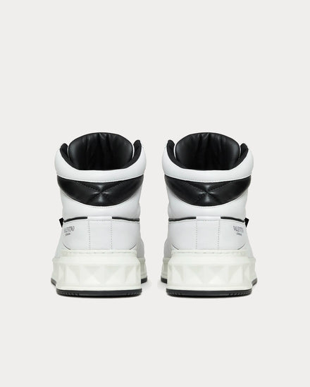 入手困難★ VALENTINOの靴♪ ☆ MID-TOP ONE STUD SNEAKER ☆ VALENTINO ONE STUD MID TOP NAPPA SNEAKER - MW FASHION TALKY