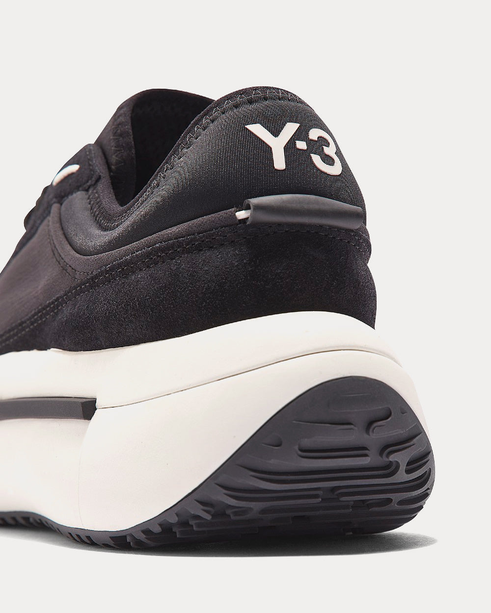 Y-3 - Classic Run Black / Core White Low Top Sneakers