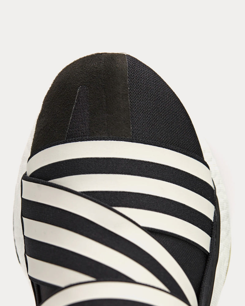 Y-3 Ultraboost 22 Black / Core White / Chalk Pearl Running Shoes - 4